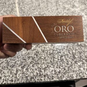 IMG_2371 Davidoff Oro Blanco Special Reserve 111 Years Box